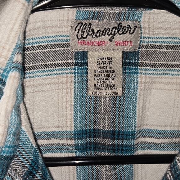 ###Wrangler Plaid Country Shirt - Picture 4 of 6